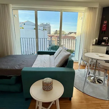 Elegant 1br Free Parking Near Metro And Dom Luis I Vila Nova de Gaia