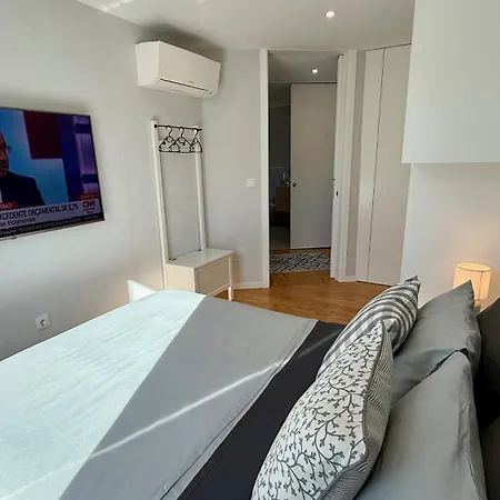 Elegant 1br Free Parking Near Metro And Dom Luis I * Vila Nova de Gaia