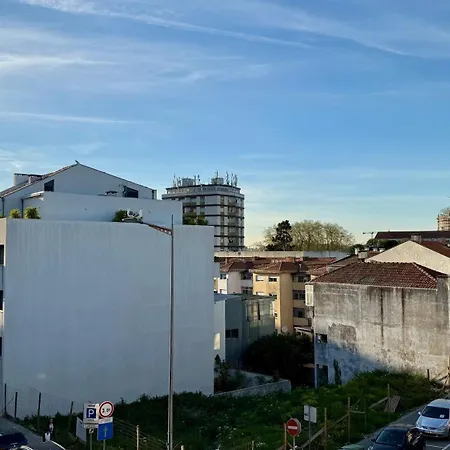 Elegant 1br Free Parking Near Metro And Dom Luis I Вила-Нова-ди-Гая