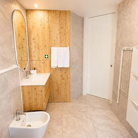 Апартаменты Elegant 1br Free Parking Near Metro And Dom Luis I